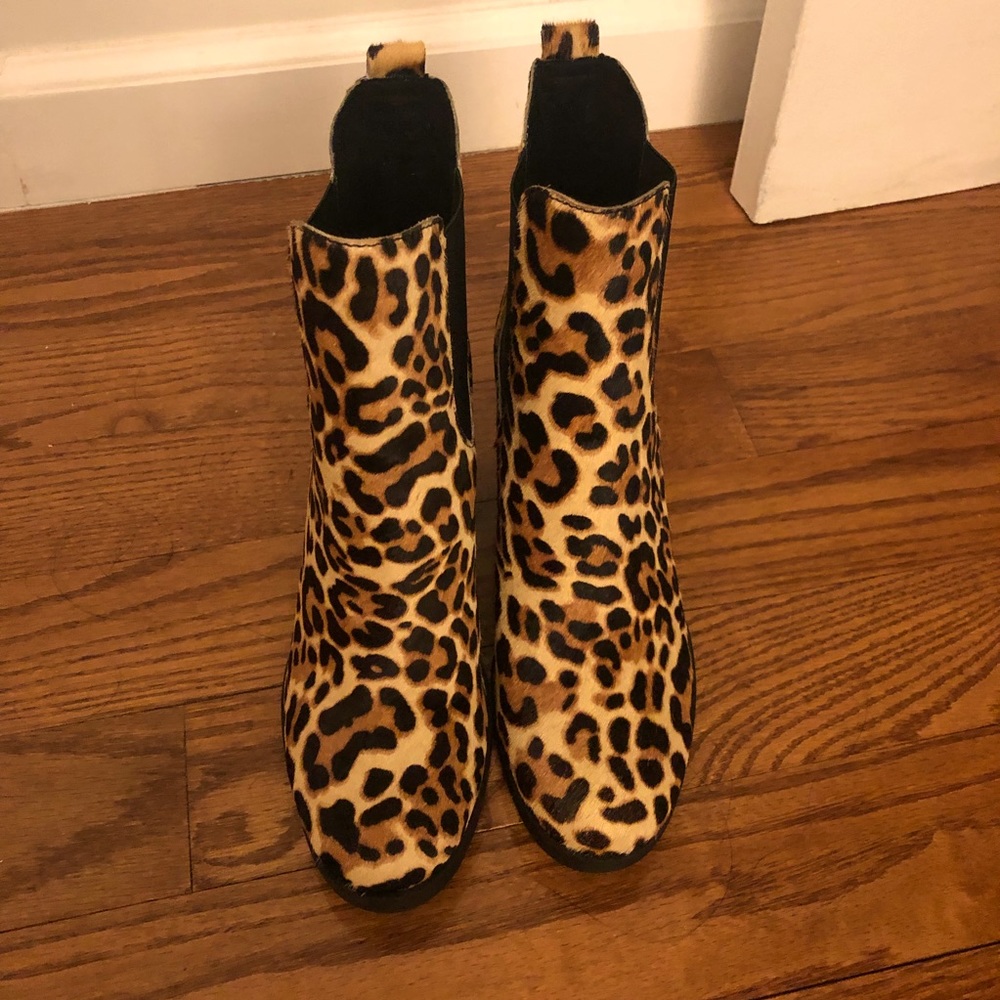 NEW Crown Vintage Leopard print booties, Size 7.5